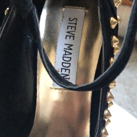 Steve Madden black suede heels. - Picture 2 of 8